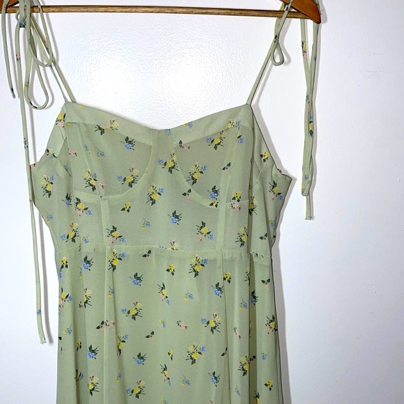 Forever 21 Dresses & Skirts - Forever 21 Mid Length Dress